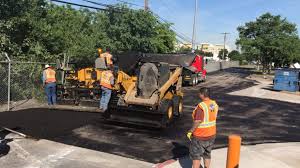 Best Gravel Driveway Installation  in Blue Mound, IL